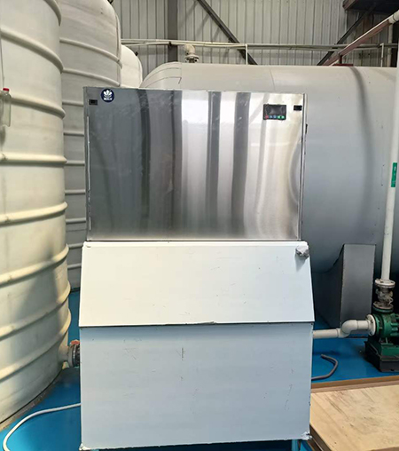 cube ice maker1.jpg